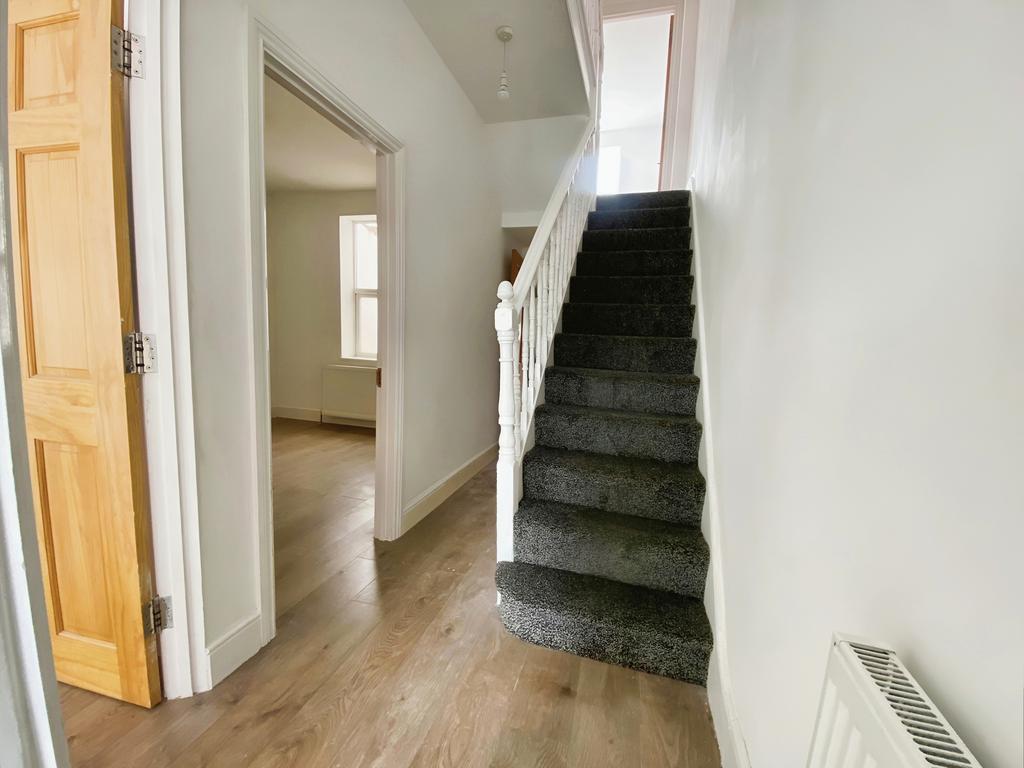 House in London, Plashet - View 5