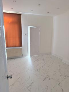 3 bedroom terraced house to rent, Mitcham CR4