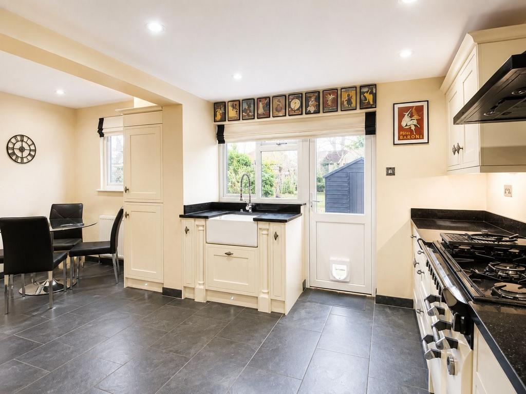 House in South Croydon - View 2