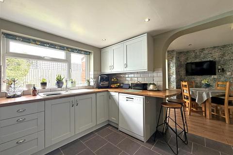 4 bedroom semi-detached house for sale, Drayton Gardens, Sutton Farm, Shrewsbury