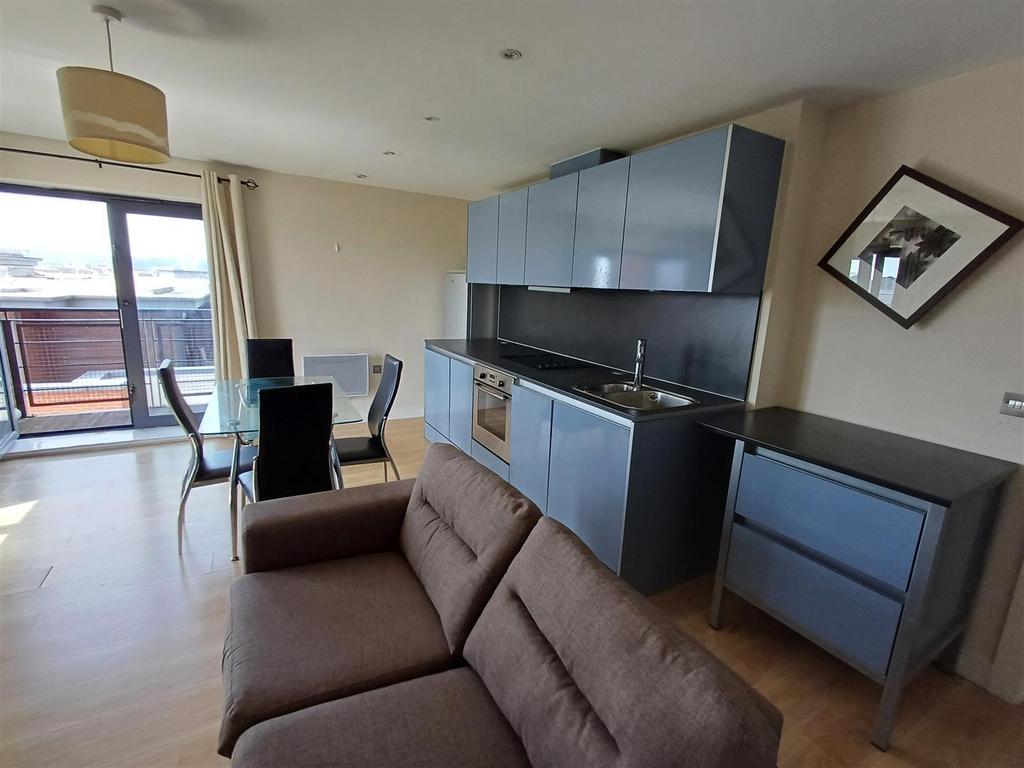 Apartment in Cardiff - View 4