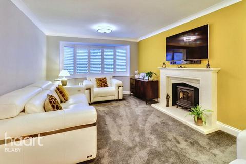 4 bedroom detached house for sale, Charles Way, Leicester
