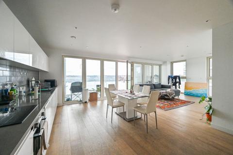 3 bedroom flat for sale, Carrick House, Royal Docks, London, E16