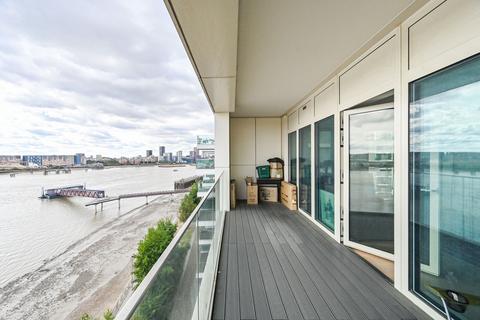 3 bedroom flat for sale, Carrick House, Royal Docks, London, E16