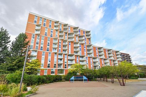 3 bedroom flat for sale, Carrick House, Royal Docks, London, E16
