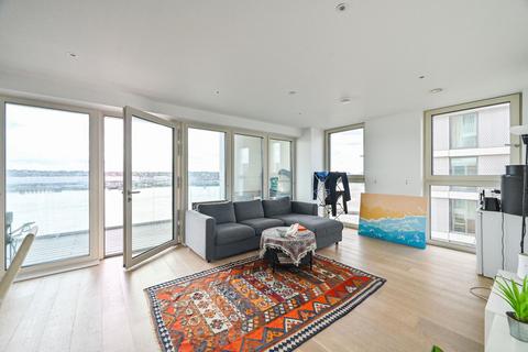 3 bedroom flat for sale, Carrick House, Royal Docks, London, E16