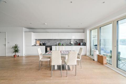 3 bedroom flat for sale, Carrick House, Royal Docks, London, E16