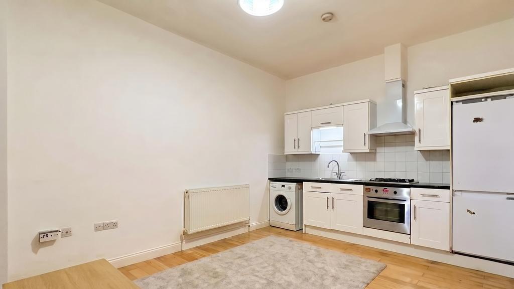 Apartment in London - View 2