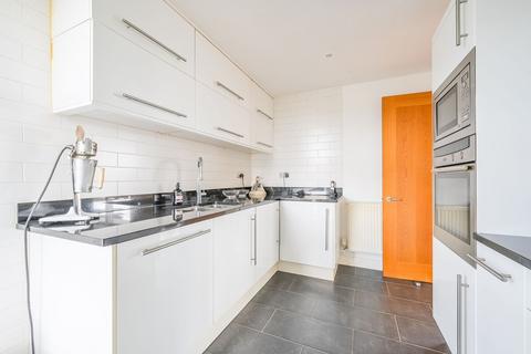3 bedroom flat for sale, Barrier Point Road, Royal Docks, London, E16