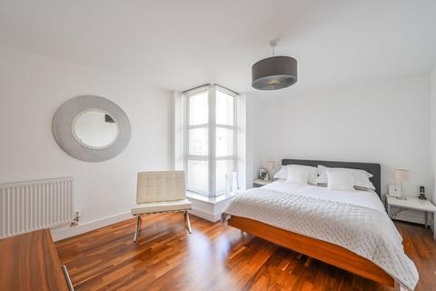 3 bedroom flat for sale, Barrier Point Road, Royal Docks, London, E16