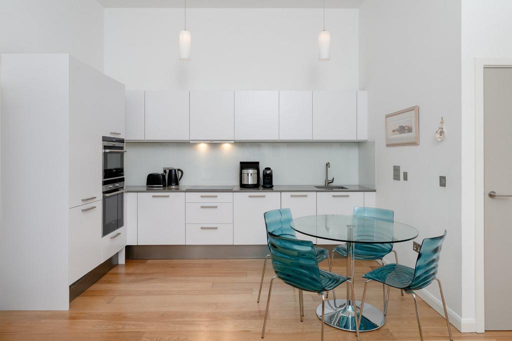 Apartment in Edinburgh - View 3