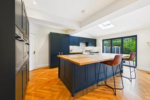 4 bedroom semi-detached house for sale, Armoury Gardens, Shrewsbury