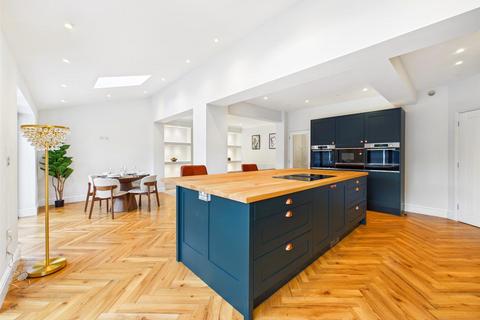 4 bedroom semi-detached house for sale, Armoury Gardens, Shrewsbury