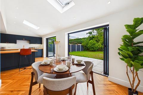 4 bedroom semi-detached house for sale, Armoury Gardens, Shrewsbury