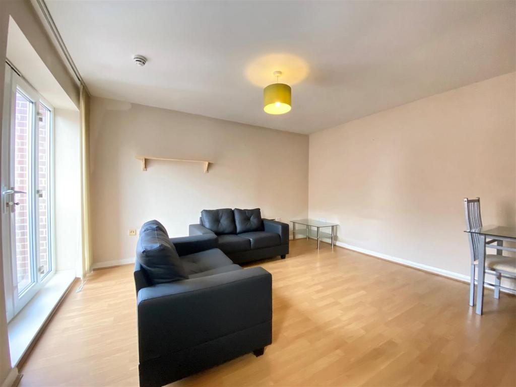 Apartment in Salford, Weaste - View 3