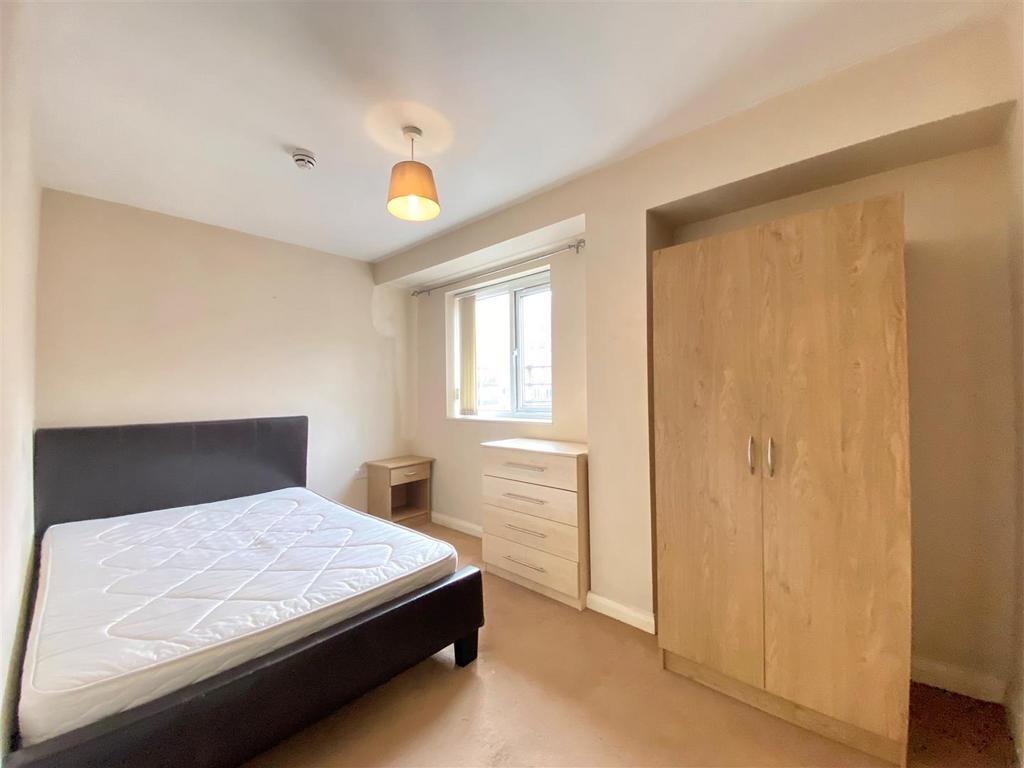 Apartment in Salford, Weaste - View 5