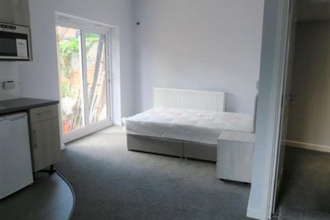 flat/apartment for rent in Upper High Street, Somerset TA1