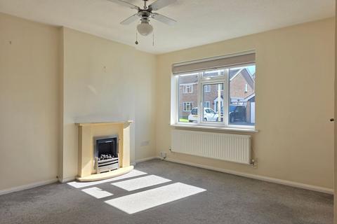 3 bedroom semi-detached house to rent, Hawthorn Drive, Melton Mowbray, LE13