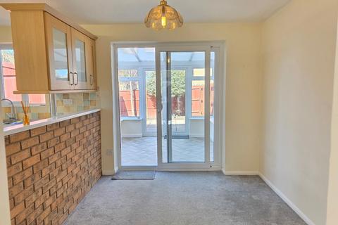 3 bedroom semi-detached house to rent, Hawthorn Drive, Melton Mowbray, LE13