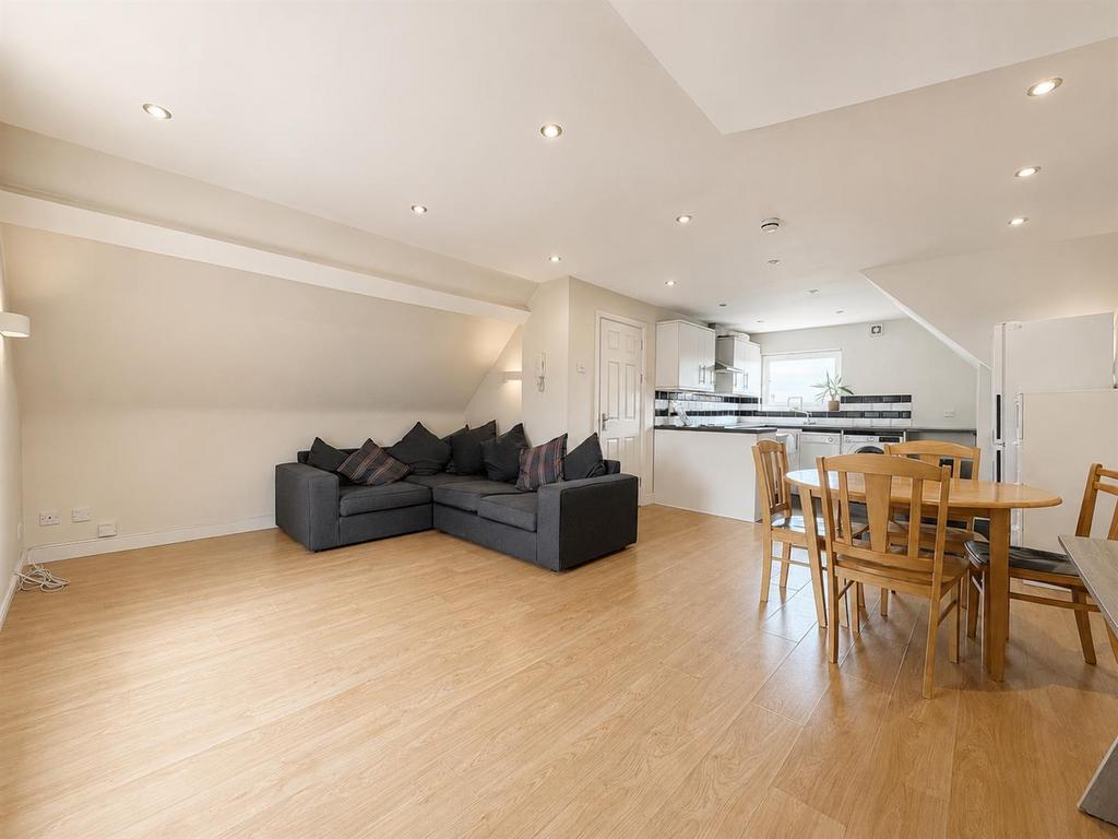 Apartment in Cardiff - More