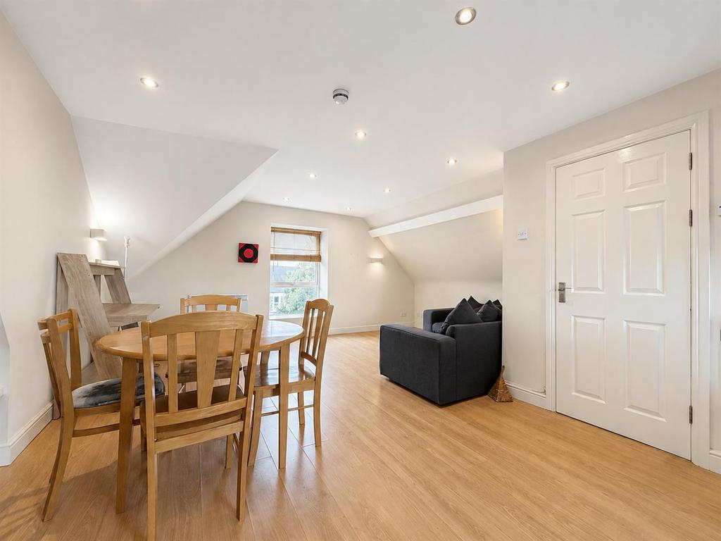 Apartment in Cardiff - View 3