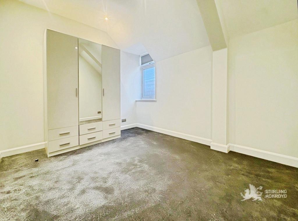 Apartment in Purley - View 3