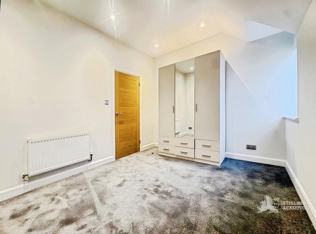 Apartment in Purley - View 4