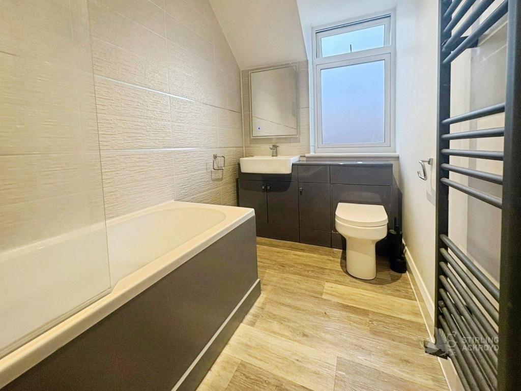 Apartment in Purley - View 5