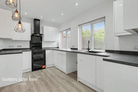 2 bedroom semi-detached house for sale, Badger Avenue, Crewe