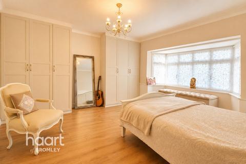 4 bedroom semi-detached house for sale, Bromley BR1