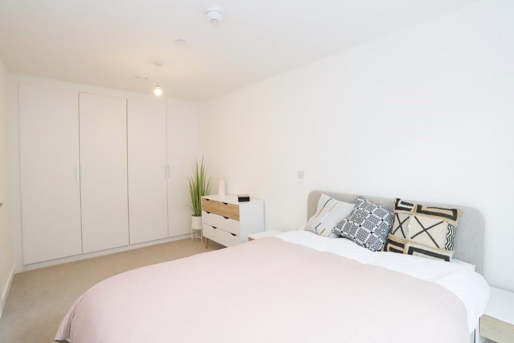 Apartment in Salford, Greater Manchester - View 3