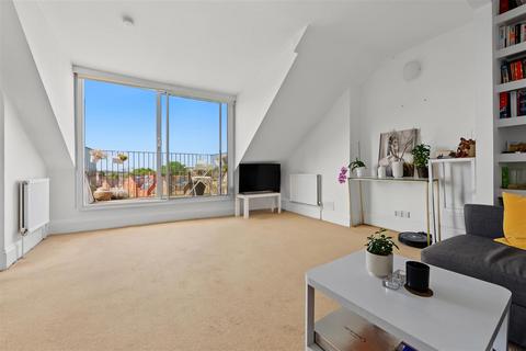 1 bedroom flat for sale, Belsize Crescent, Belsize Village, London, NW3