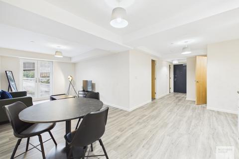 2 bedroom apartment to rent, Belfrey House :: Old Trafford