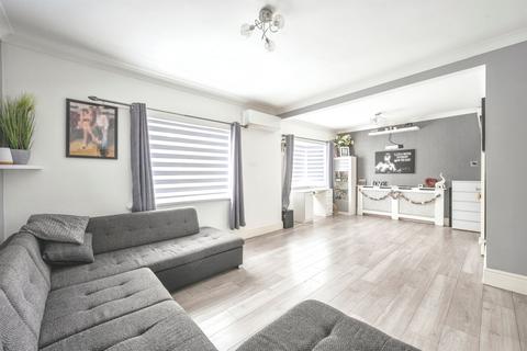 3 bedroom semi-detached house for sale, Crewe Road, Bircotes, Doncaster
