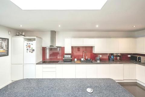 3 bedroom semi-detached house for sale, Crewe Road, Bircotes, Doncaster