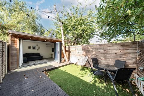 1 bedroom flat for sale, Aldis Street, Tooting, London, SW17
