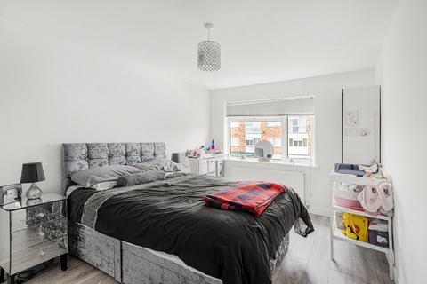 1 bedroom apartment for sale, Station Road, Cuffley, EN6