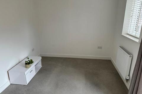 2 bedroom semi-detached house to rent, Chester Road, Bicester, OX26