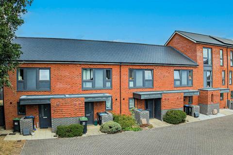 2 bedroom terraced house for sale, School End Crescent, Hemel Hempstead, HP1