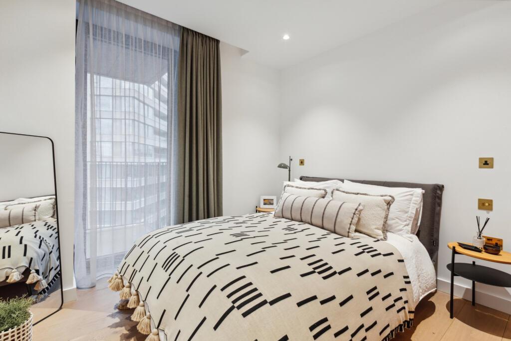 Apartment in London - More