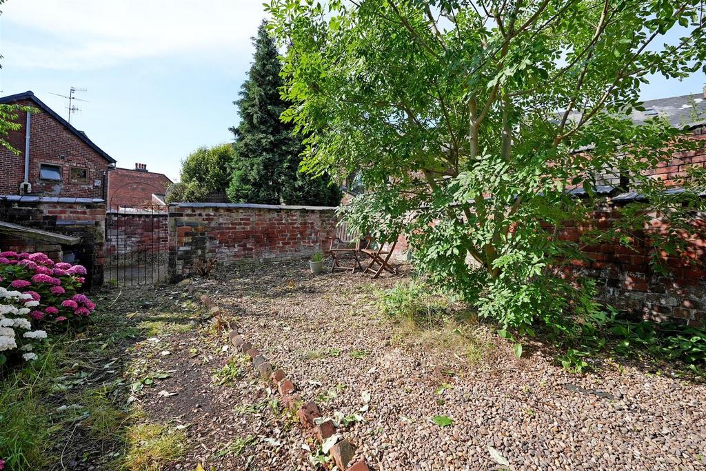 House in Sheffield - View 4
