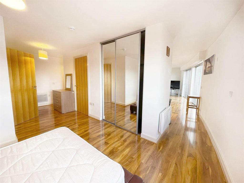 Apartment in Birmingham, Jewellery Quarter - View 3