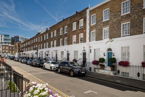 Montpelier Place, London, SW7