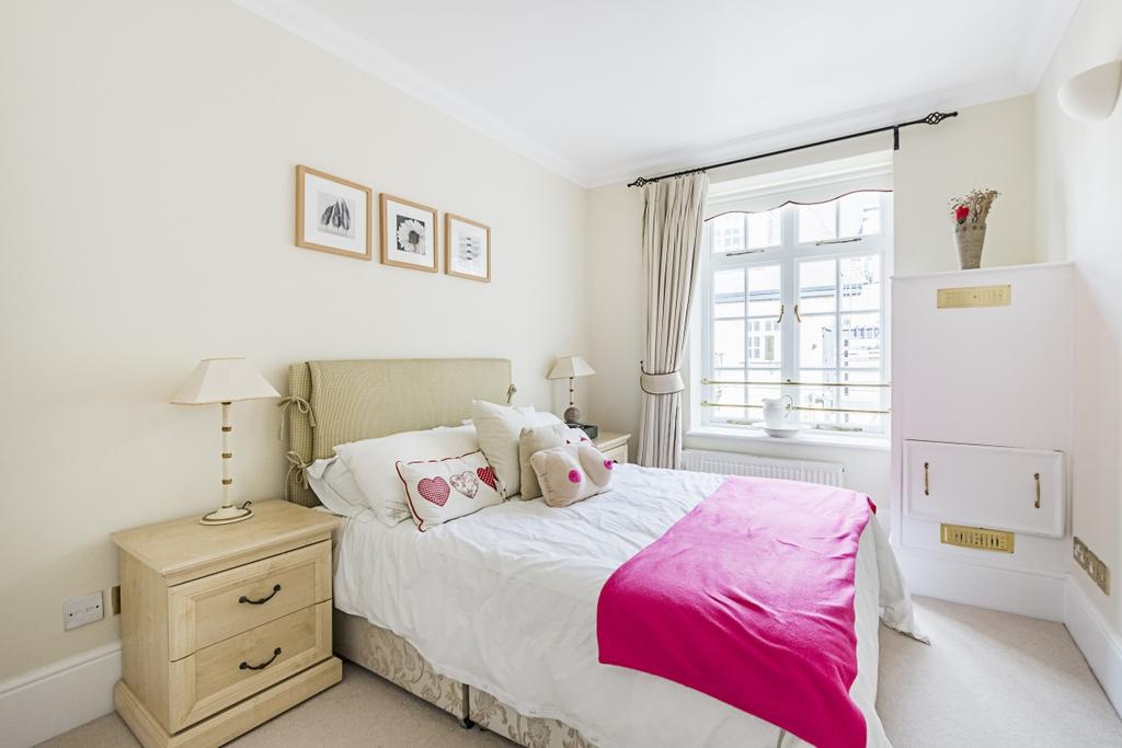 Apartment in London - View 3