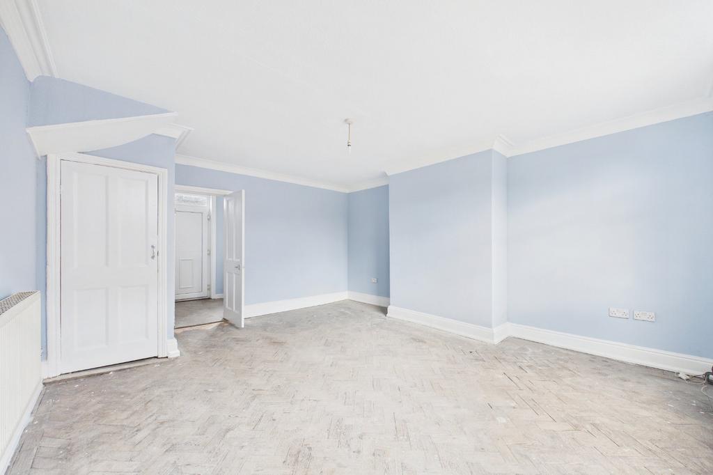 House in Leeds, West Yorkshire - View 2