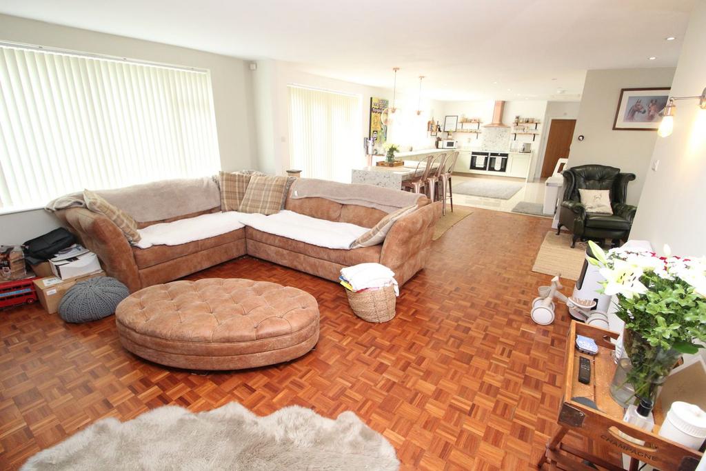House in Leicester - View 5