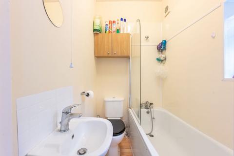 1 bedroom flat to rent, Tremadoc Road, Clapham High Street, London, SW4
