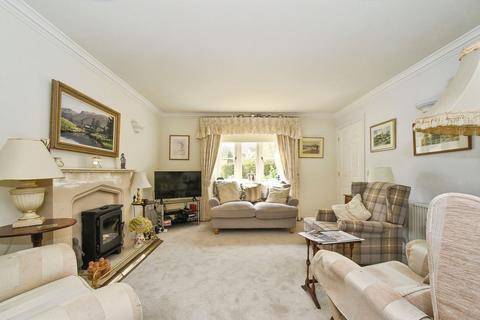 2 bedroom retirement property for sale, East Allcourt, Lechlade GL7
