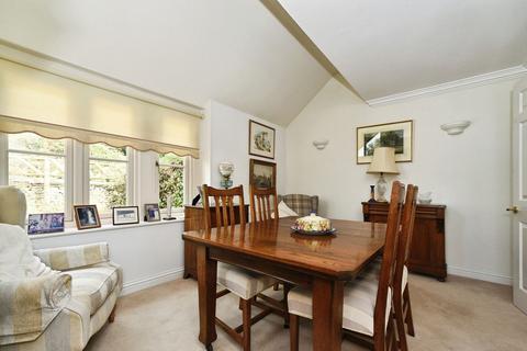 2 bedroom retirement property for sale, East Allcourt, Lechlade GL7
