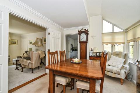 2 bedroom retirement property for sale, East Allcourt, Lechlade GL7